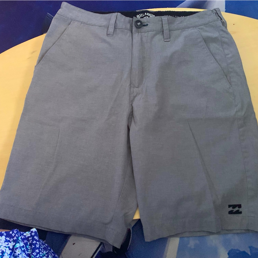 Billabong boys short size 30.